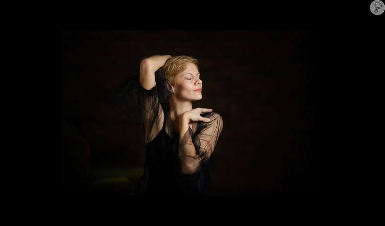 The smell of a mature woman!  5 imported and domestic perfumes perfect for older women