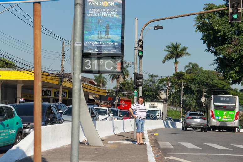 Paranaense se torna fenômeno na internet compartilhando rotina