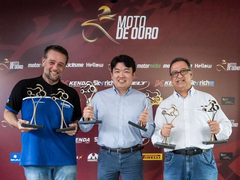 A comitiva da Yamaha e seus seis troféus do Moto de Ouro (Foto: Gustavo Epifanio)