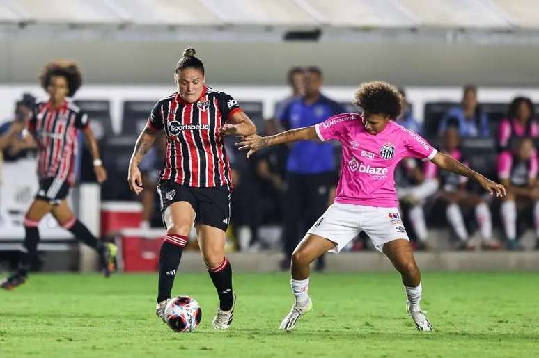 Após gol da Gláucia (foto), São Paulo recuperou desvantagem e levou jogo para os pênaltis - 
