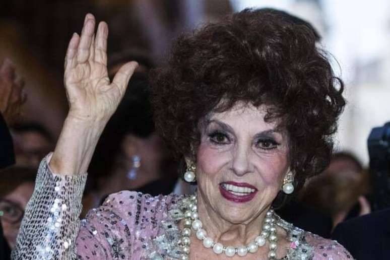 Gina Lollobrigida se afastou da família influenciada por ex-empresário