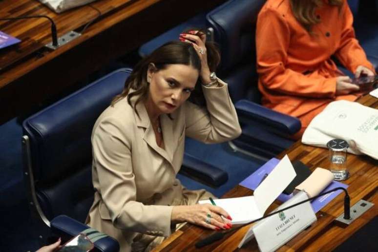 Luiza Brunet agrees to pay off a debt of over R0,000 on her credit card