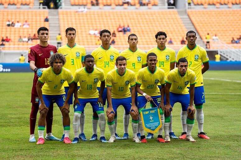 De novo! Brasil leva baile da Argentina, perde por 3 a 0 e é eliminado do  Mundial Sub 17