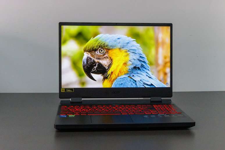 Tela IPS LCD do Acer Nitro 5. (Imagem: Ivo Meneghel/Canaltech)