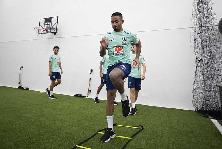 Gabriel Jesus participou de treino na academia da Granja Comary &ndash;