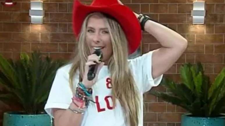 Adriane Galisteu em 'A Fazenda'. Reprodu&ccedil;&atilde;o/Record