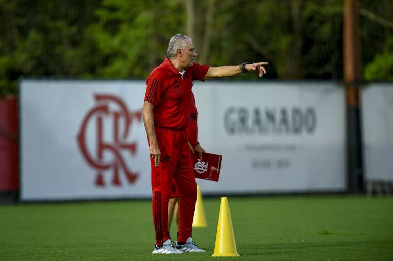 Flamengo treina no dia do próprio aniversário –