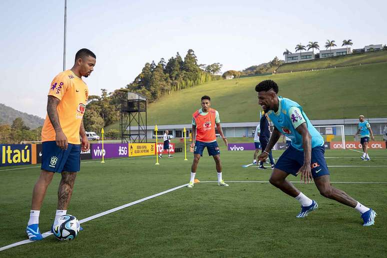 Seleção Brasileira realiza treino na Granja Comary –