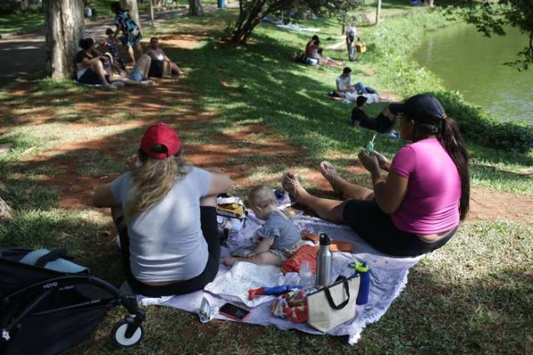 Sombras eram disputadas no Parque do Ibirapuera.