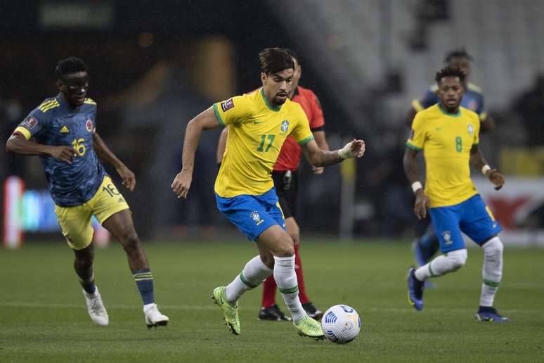Brasil vence Colômbia e se classifica para Copa com 6 jogos de