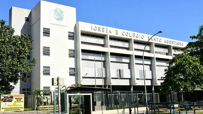 Garotas que estudam no Col&eacute;gio Santo Agustinho, na Barra da Tijuca, foram algumas das v&iacute;timas de imagens falsas