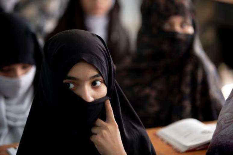 Com a queda do Talebã em 2001, as meninas puderam regressar às salas de aula no Afeganistão