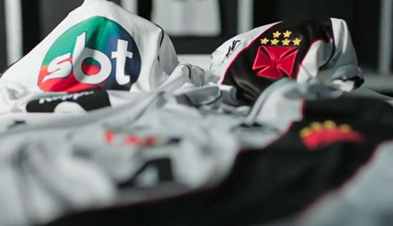 Logo da SBT na camisa do Vasco &ndash;