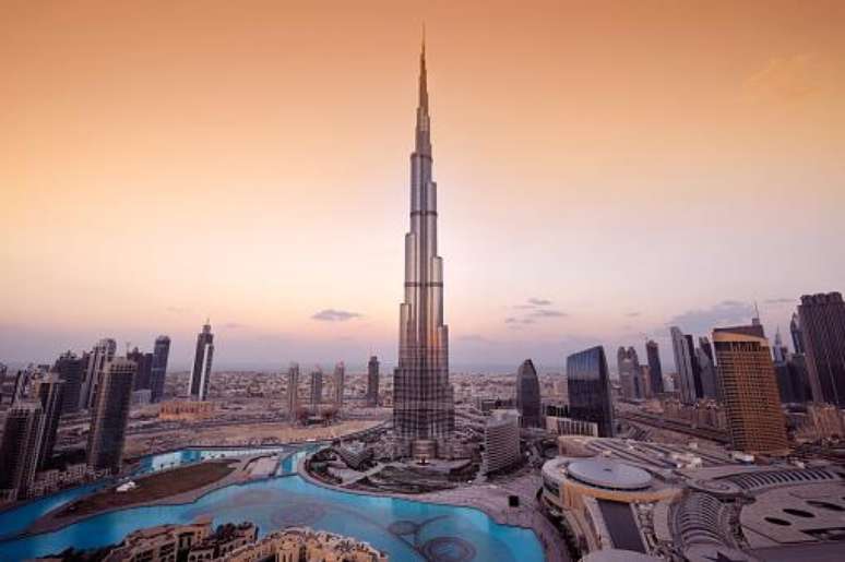 How do residential buildings affect our social psychology?