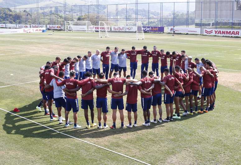 Última Divisão - O Red Bull Brasil foi rebaixado pra Série A3 do Campeonato  Paulista. É aquele primeiro time que a Red Bull criou no Brasil. Chegou a  subir pra elite estadual