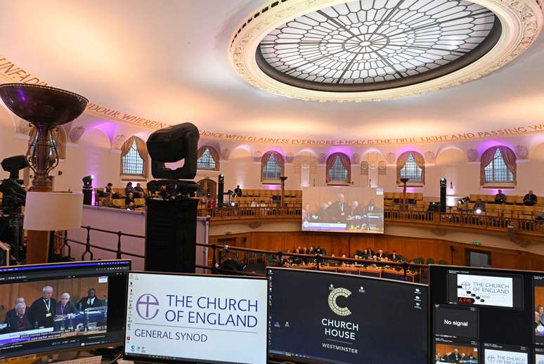 Igreja da Inglaterra apoia b&ecirc;n&ccedil;&atilde;os para casais do mesmo sexo em car&aacute;ter experimental