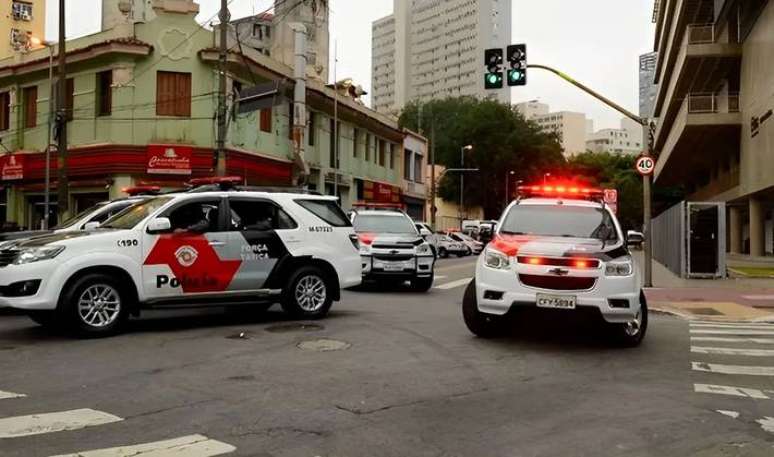Assaltantes levaram cerca de 40 aparelhos celulares de cafeteria na Santa Cecília, região central de São Paulo