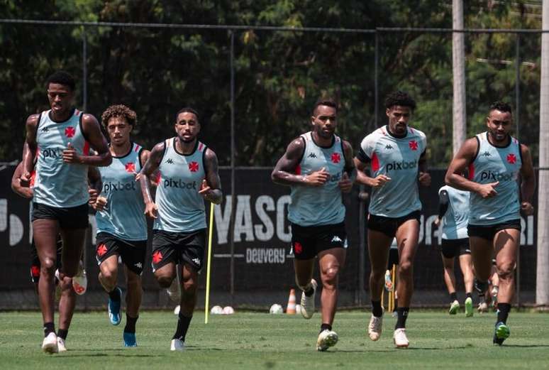 Vasco: Medel sofre amarelo e vai jogar contra o Cruzeiro