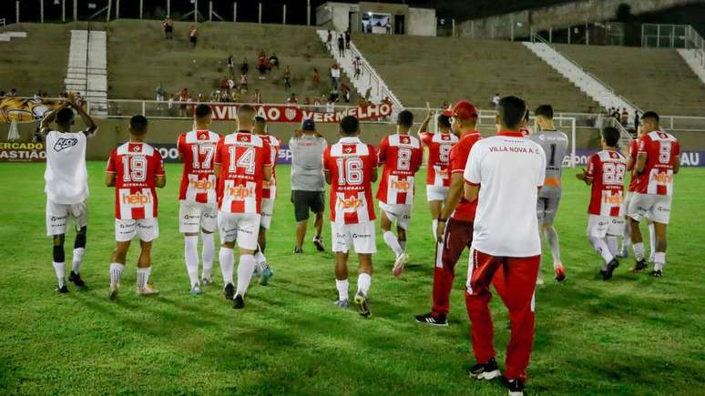 Verão impulsiona a procura por clubes