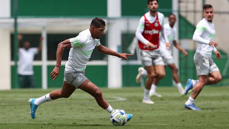 Rony chegou ao seu gol de número 60 com a camisa do Palmeiras 