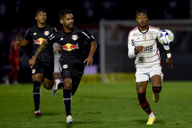 Bragantino goleou o Flamengo por 4 a 0 no primeiro turno do Campeonato Brasileiro –