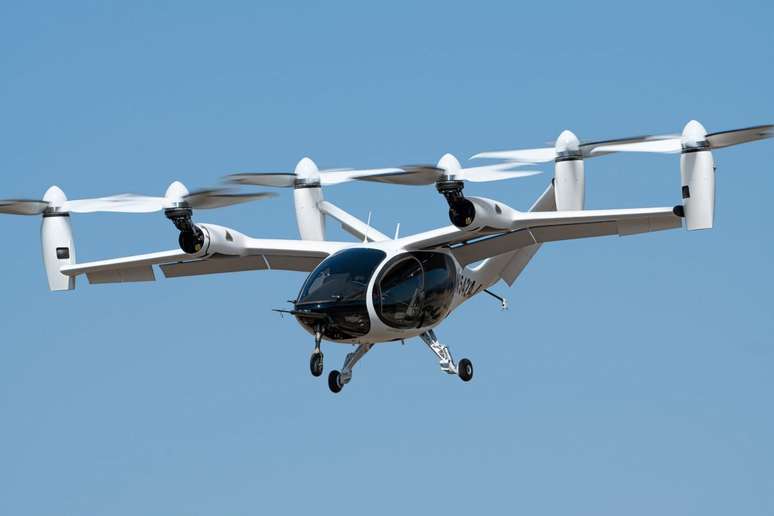 Empresa realizou com sucesso primeiro voo de "carro voador"