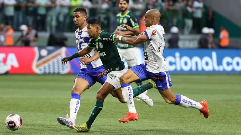 Sorteio coloca três adversários de finais passadas em grupo do Palmeiras no Paulista. 