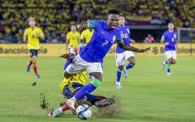 Vini Jr sai lesionado e é dúvida para jogo contra a Argentina.