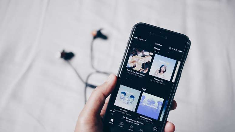 Spotify vai empregar modelos de linguagem de larga escala do Google Cloud para melhorar a experiência dos consumidores (Imagem: Fath/Unsplash)