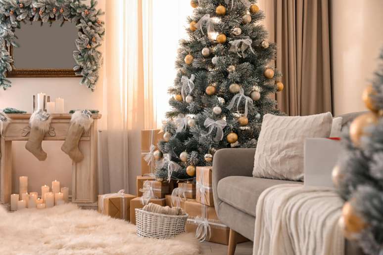 Árvore de Natal Branca: 8 ideias para decorar sua casa