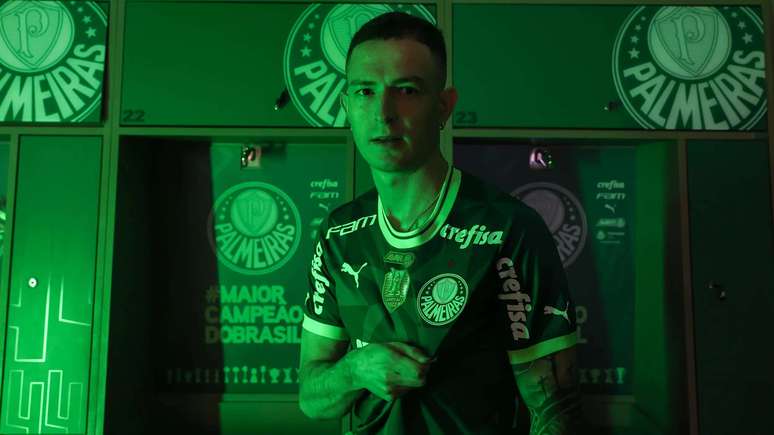 Palmeiras se acerta com jogador argentino e fica perto de primeiro