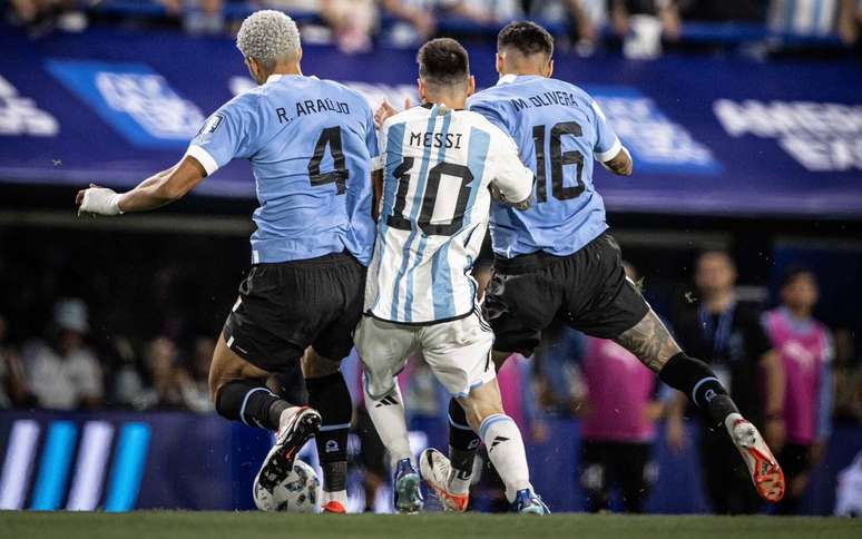 Messi analyzes Argentina’s defeat and plans a classic with Brazil: ‘We will always respect them’