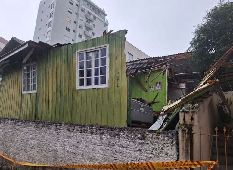 Casa em Florianópolis destruída