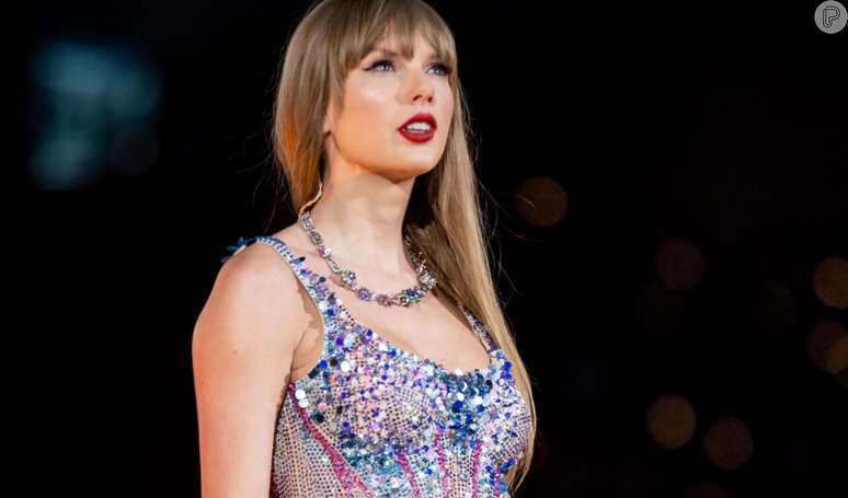 What makeup to wear during the Eras Tour?  We put together makeup ideas inspired by Taylor Swift’s albums for the show