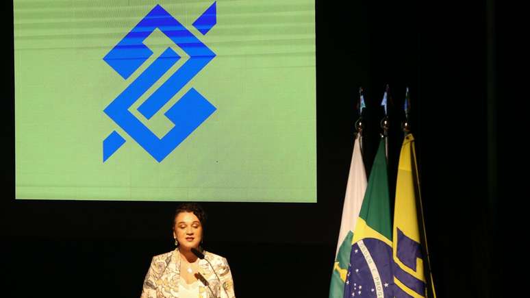A presidente do Banco do Brasil Tarciana Medeiros disse que a instituição 'pede perdão ao povo negro pelas suas versões predecessoras e trabalha intensamente para enfrentar o racismo estrutural no país'