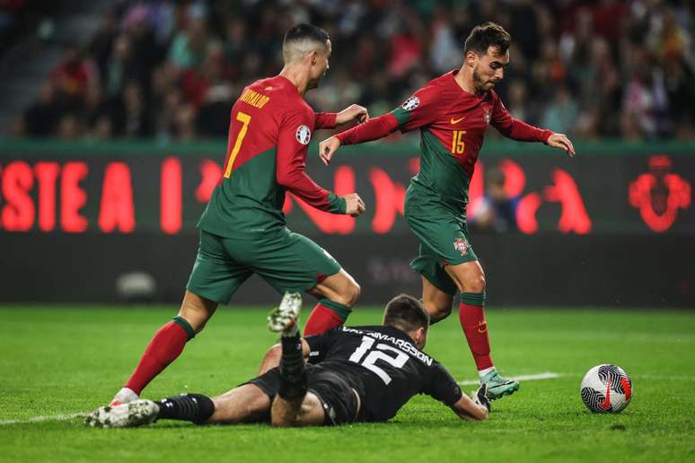 Portugal 2 x 0 Islândia  Eliminatórias da Eurocopa: melhores momentos