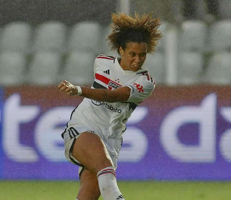 São Paulo vira sobre o Corinthians e sai em vantagem na final do Paulista  feminino