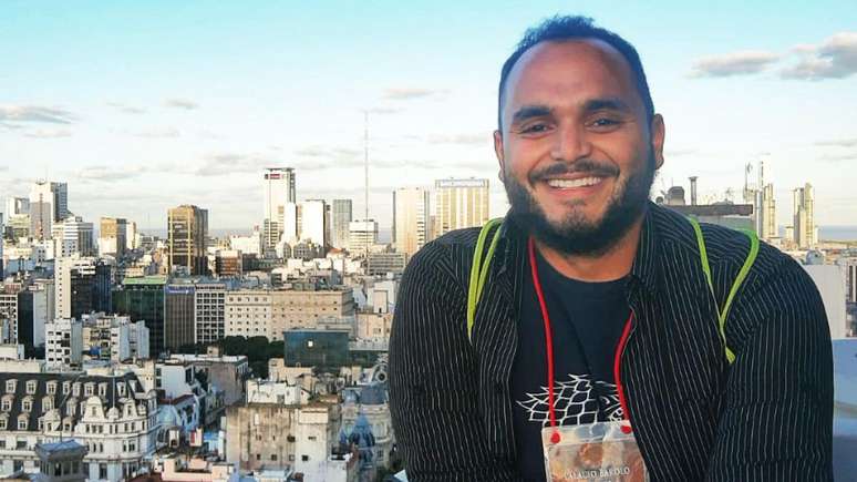 Larry Montes, da Venezuela, diz ter sido muito bem recebido
