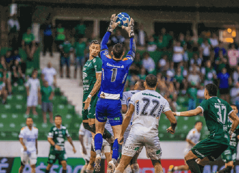 Guarani loses against the last place team and says goodbye to the dream of Serie A