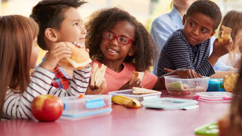 Nutrição das crianças nas férias - Shutterstock