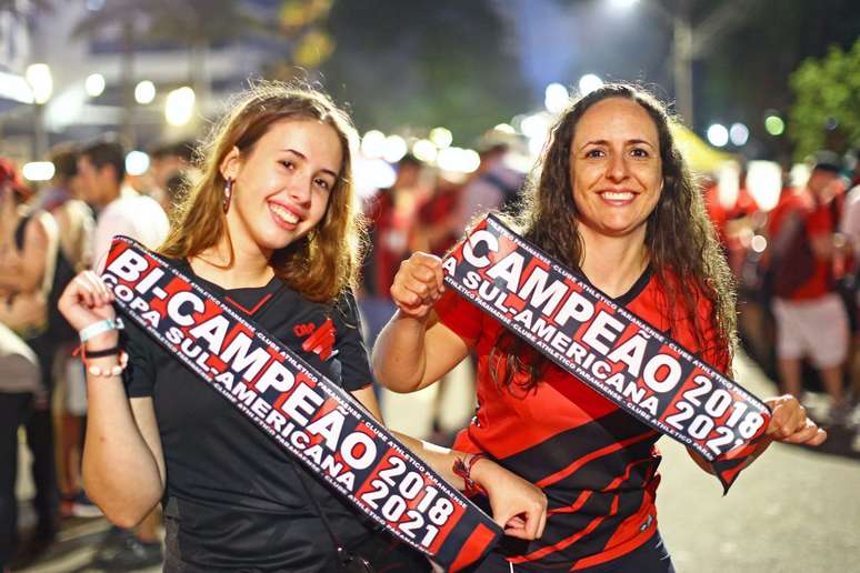 Festa da torcida do Athletico em Curitiba – 