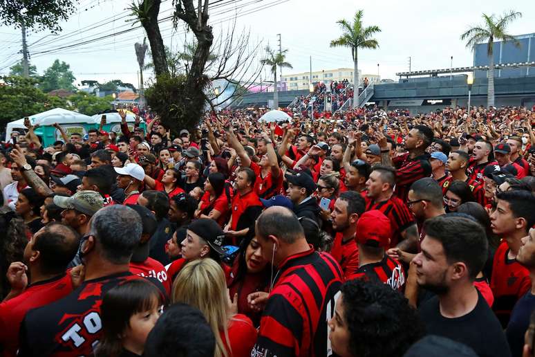 Festa da torcida do Athletico em Curitiba – 