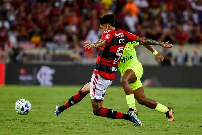 NOVO REFORÇO DO FLAMENGO: Erick Pulgar fecha com o rubro-negro e tem nome  anunciado; veja