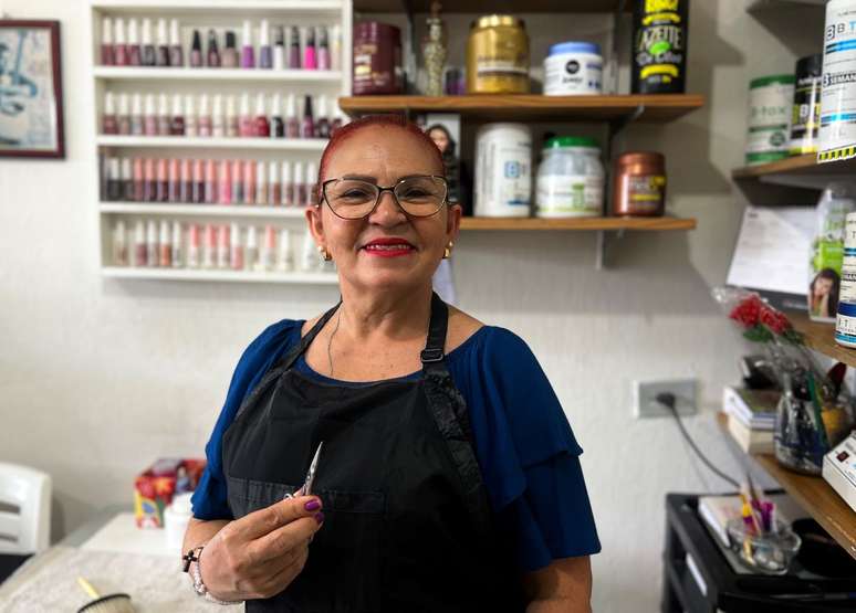 Dona Deda, da comunidade 27 de Novembro, em Recife, é pioneira no ramo na região em que mora: começou em 1991