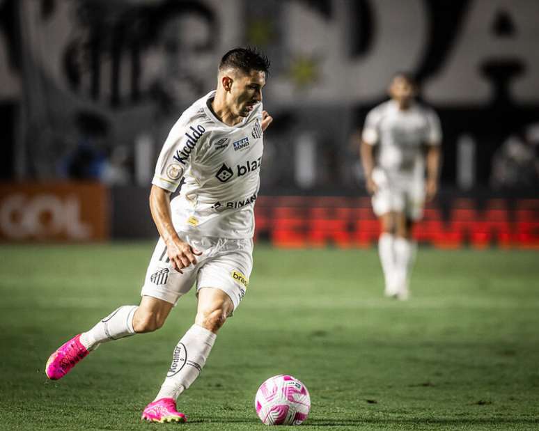 Maxi Silvera é um dos jogadores que têm seu contrato se encerrando no final do ano –