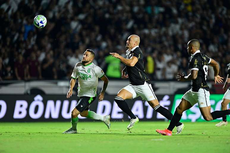 Vasco alcançou terceira vitória seguida no Campeonato Brasileiro diante do América-MG –