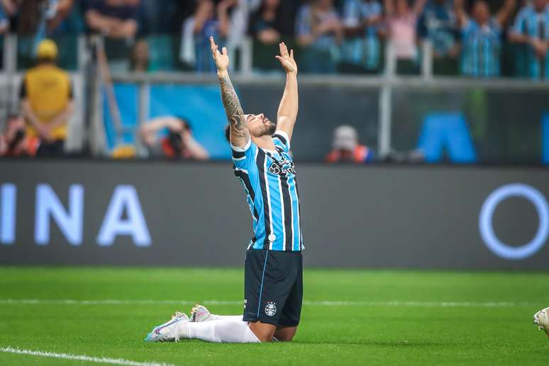 Grêmio acerta renovação de lateraldireito titular em 2023