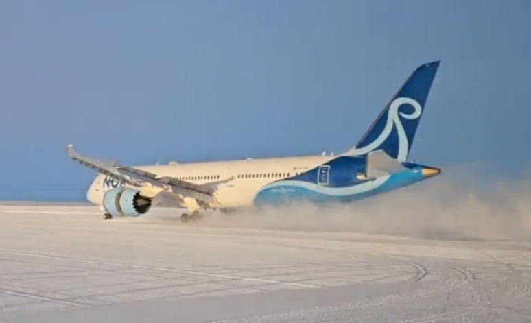 A aeronave é a primeira do tipo a pousar em uma pista de gelo
