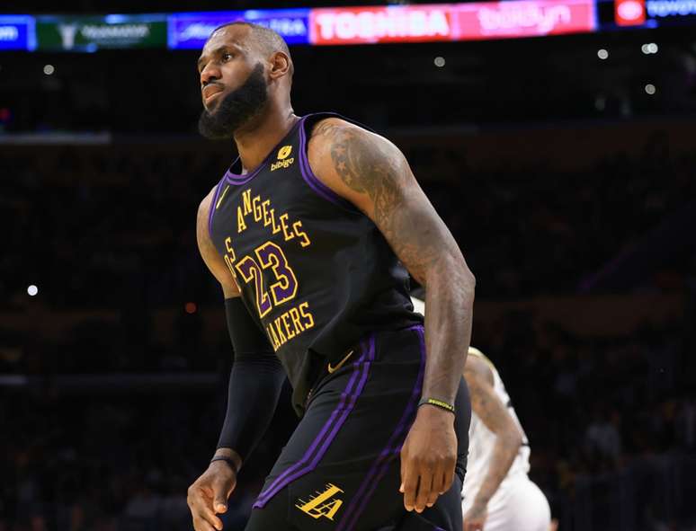 LeBron James se torna o primeiro jogador da NBA a marcar 39.000