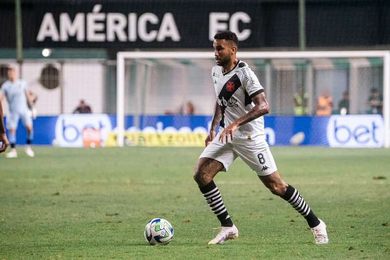 Vegetti, do Vasco, é absolvido e pode jogar contra o Cruzeiro